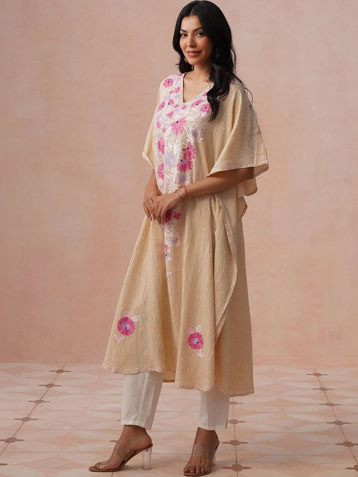 House of Chikankari Women Floral Extended Sleeves Kerja Benang Floral Crepe Kaftan Kurta