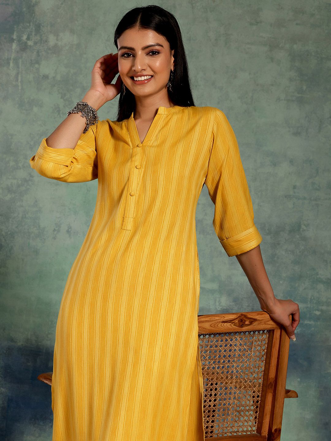 Libas Striped Mandarin Collar Straight Kurta