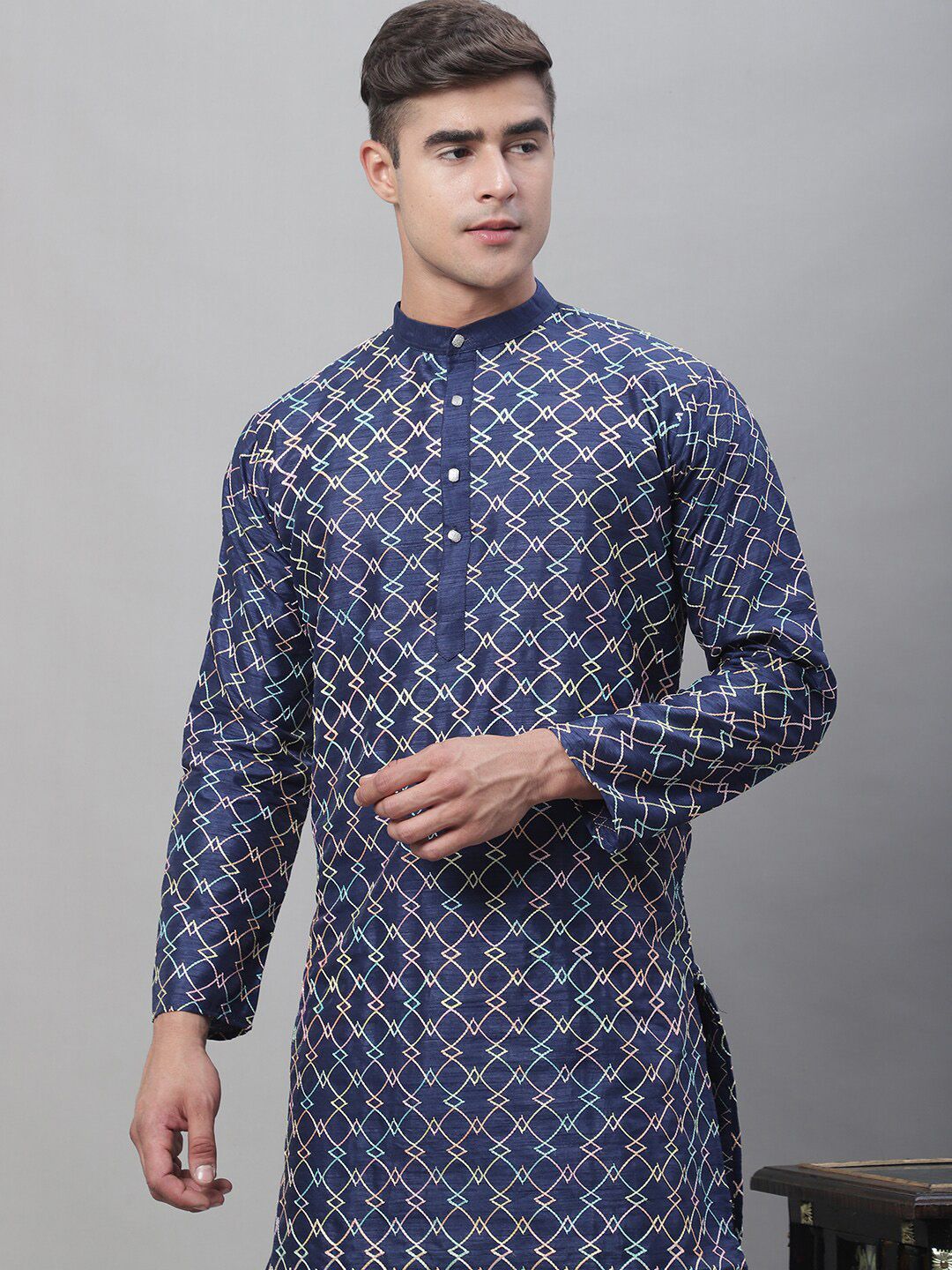SOJANYA Geometric Embroidered Thread Work Kurta With Churidar