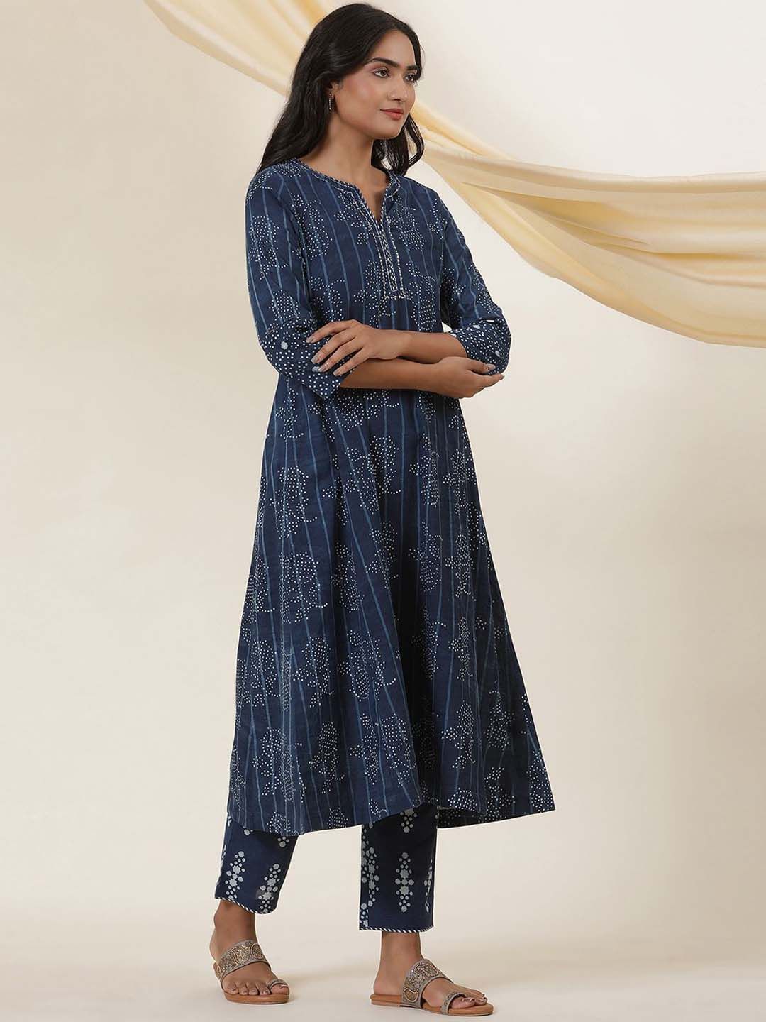 W Floral Printed Leher Berlekuk Kapas Kurta A-Line