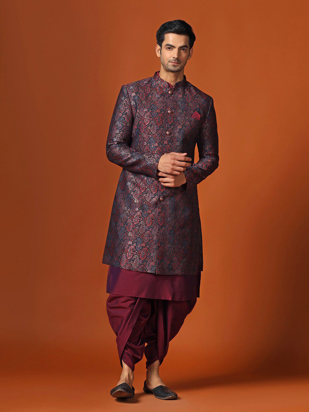 KISAH Men Paisley Woven Design Mandarin Collar Indowestern Sherwani Set