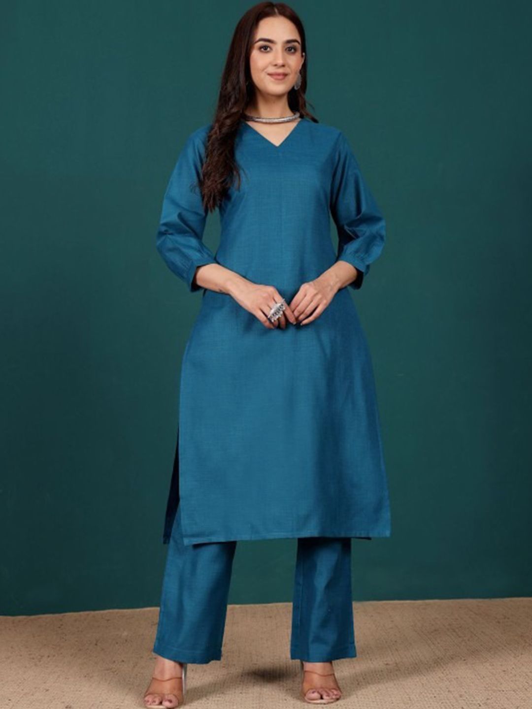 Varanga Women Regular Kurta with Trousers