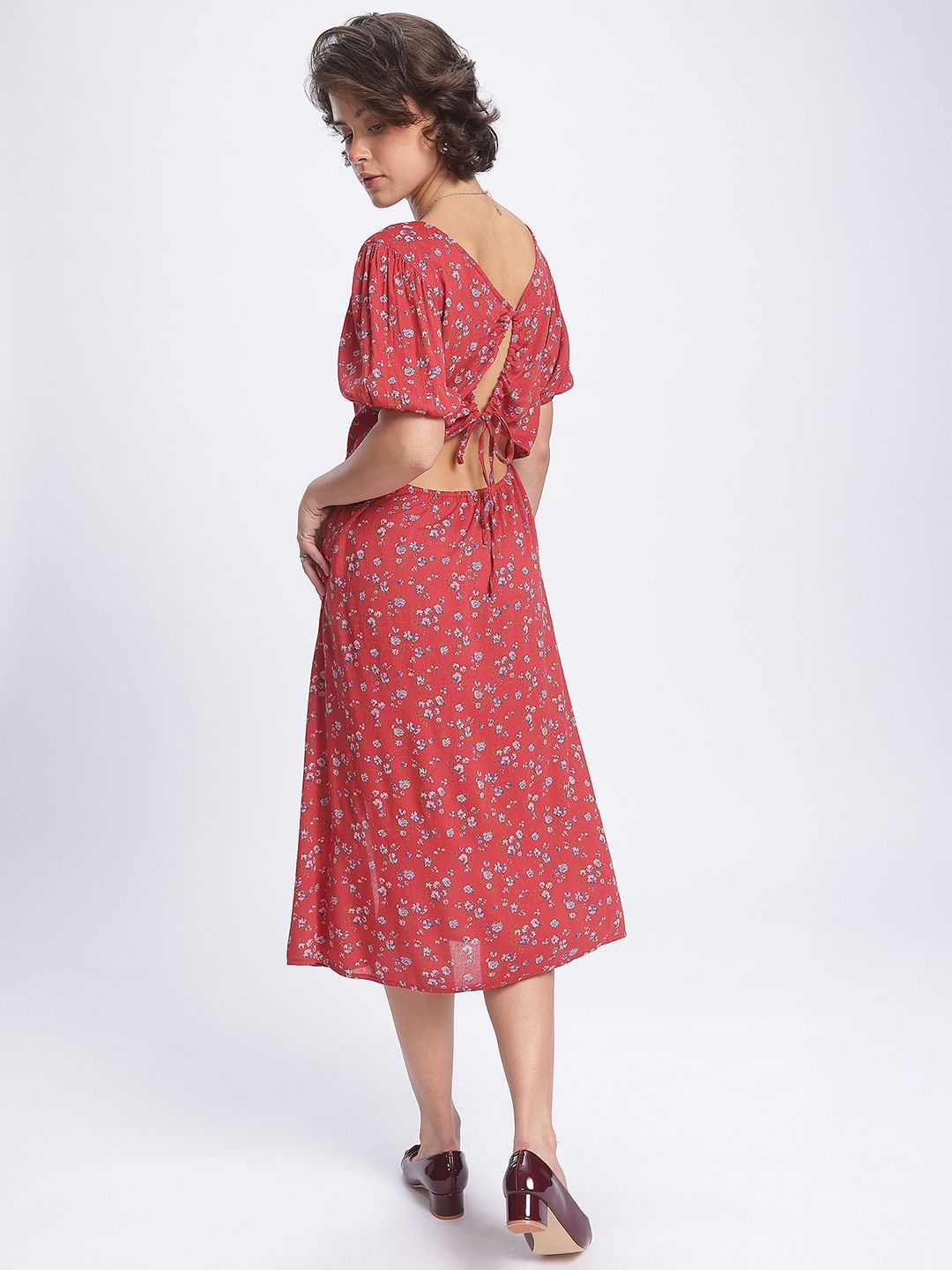 DressBerry Floral Fantasy Cut Out Detail Midi Dress