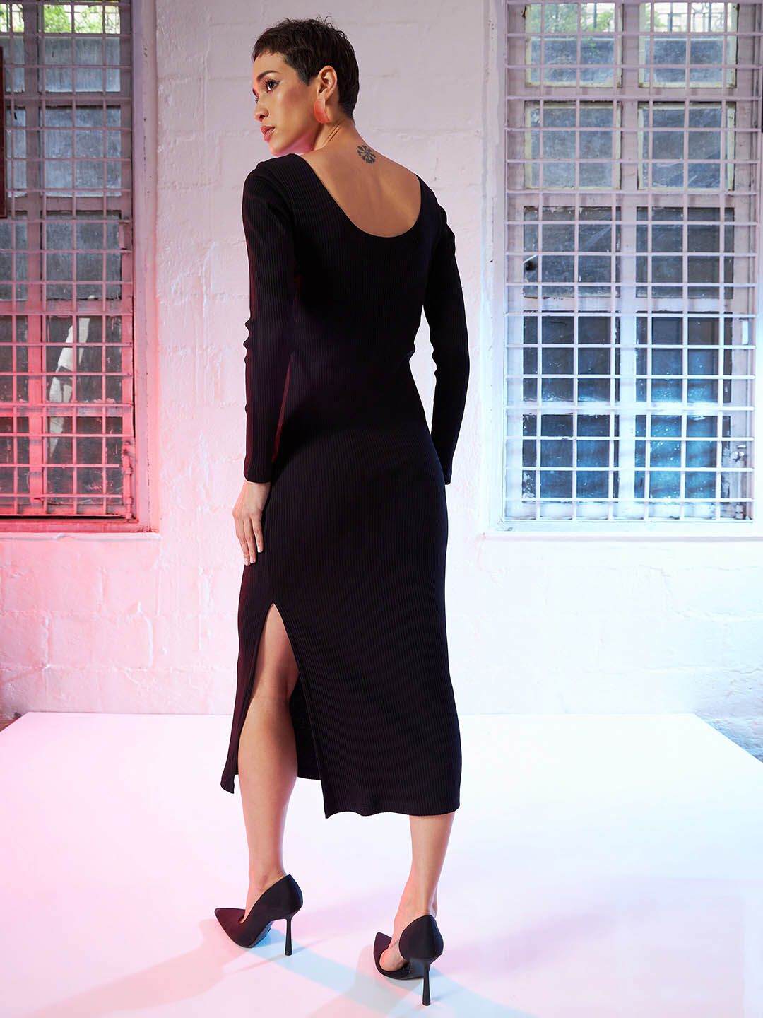 SASSAFRAS Black Sweetheart Neck Long Sleeve Sheath Midi Dress