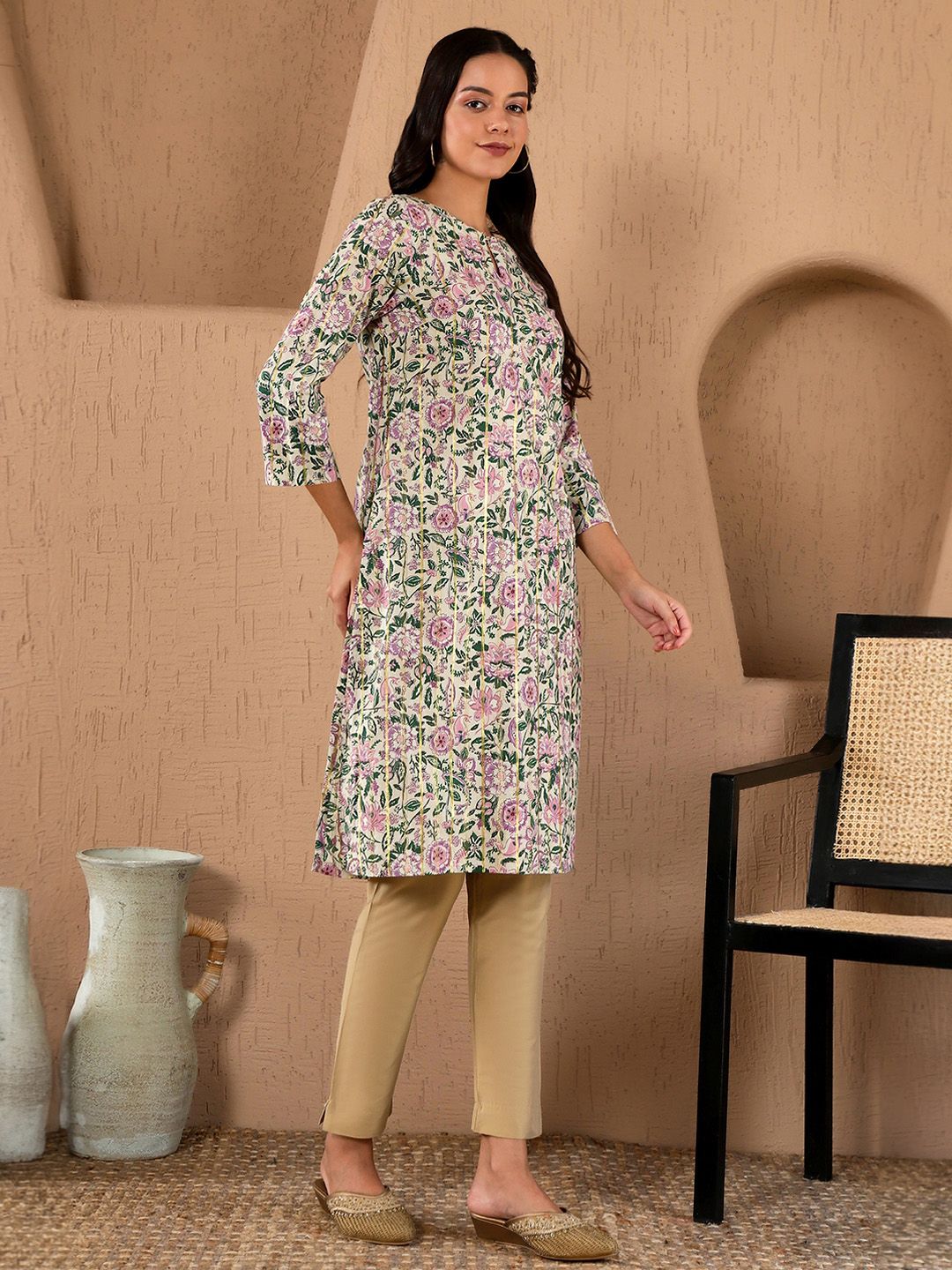 W Floral Printed Straight Kurta