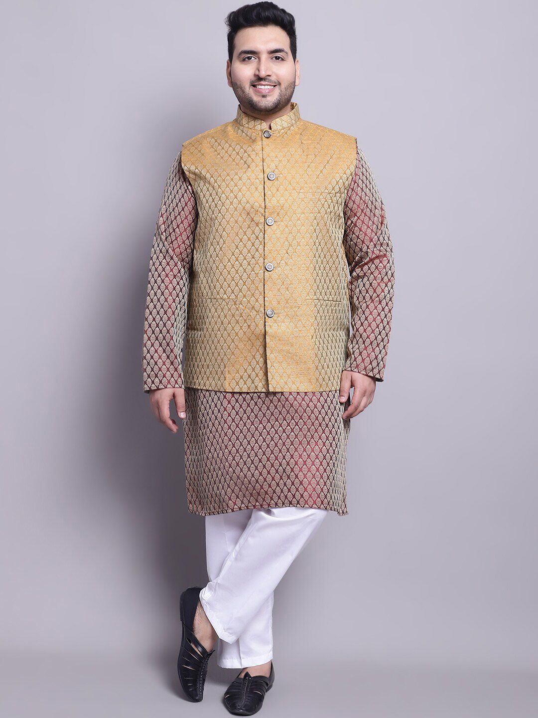 SOJANYA PLUS Rekaan Tenun Etnik Kurta & Piyama Lurus Biasa Dengan Jaket Nehru