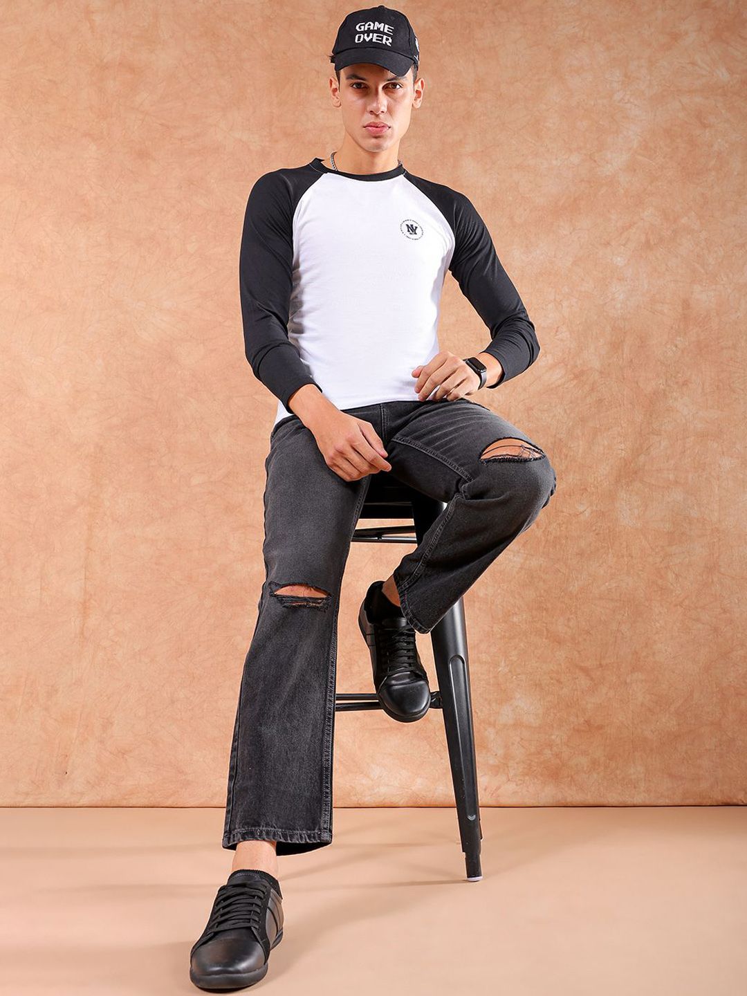 The Indian Garage Co Men Straight Fit Mid Rise Slash Knee Light Fade Pure Cotton Jeans