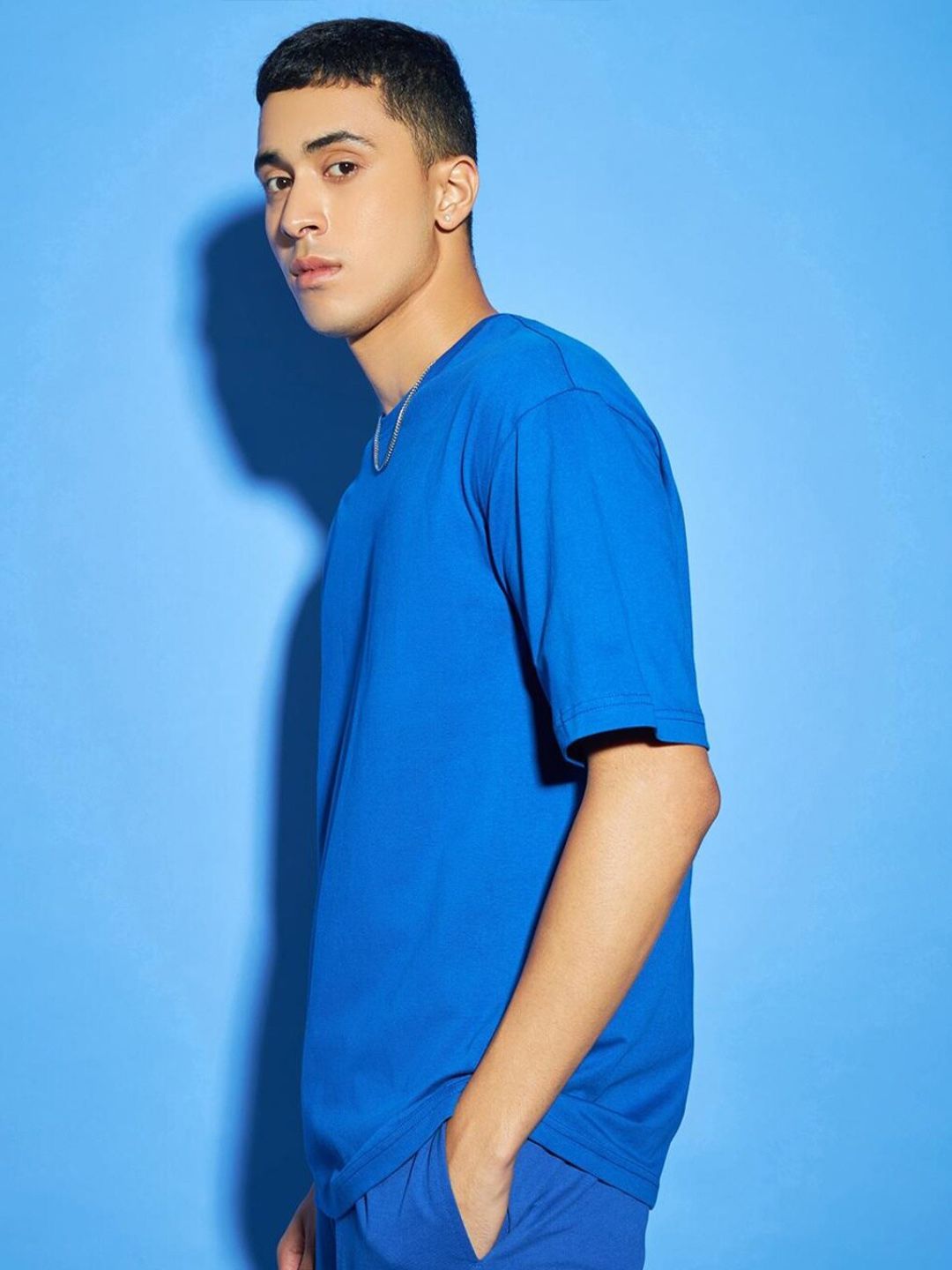 Bewakoof Men Blue Drop-Shoulder Sleeves Pure Cotton Oversized T-shirt