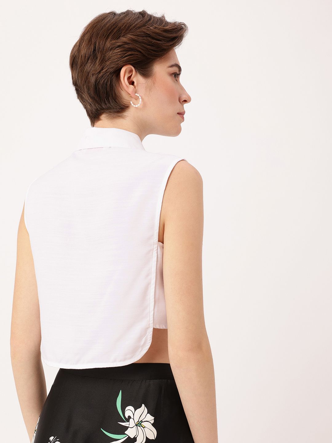DressBerry Chic Charm Embroidered Sleeveless Crop Shirt