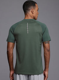 HRX by Hrithik Roshan Rapid-Dry Antimicrobial Finish Brand Logo Printed T-shirt