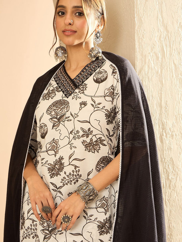 Indo Era Women Printed Regular Mirror Work Pure Cotton Kurta with Trousers & With Dupatta