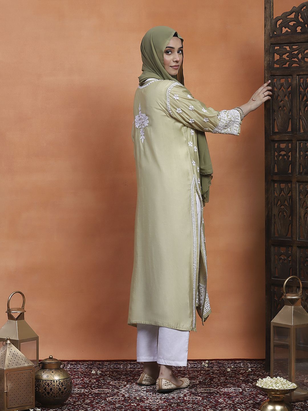 Rumah Wanita Chikankari Kurta Bersulam Chanderi Chikankari Hijau Muda