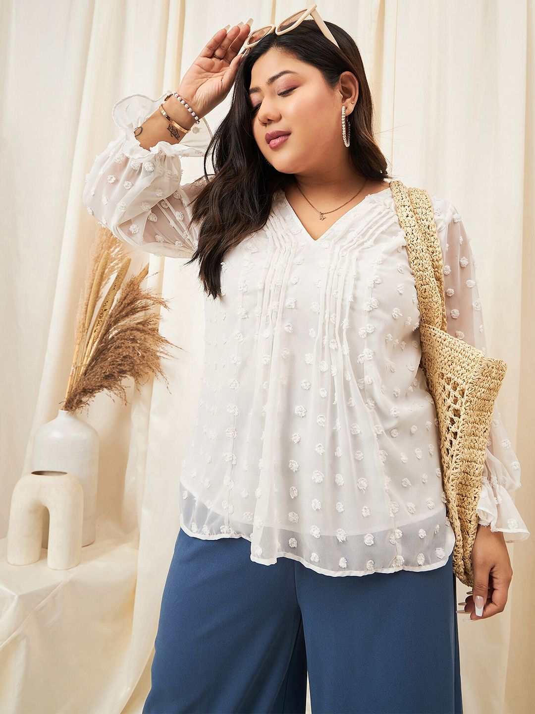 Berrylush Curve Plus Size White Self Design V-Neck Puff Sleeve Top