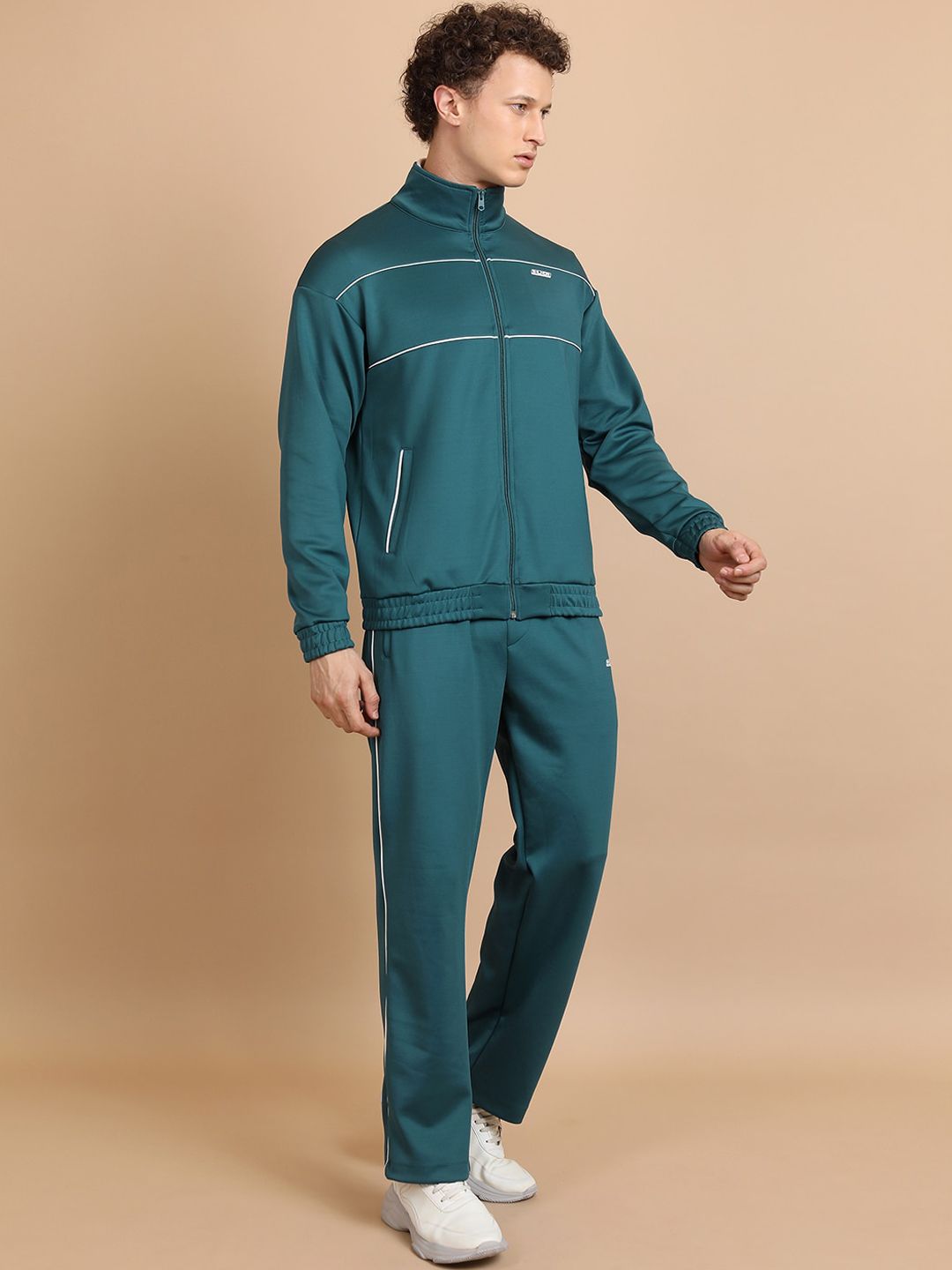 HIGHLANDER Relaxed Fit Drop Shoulder Sleeves Sweatshirt & Track Pants