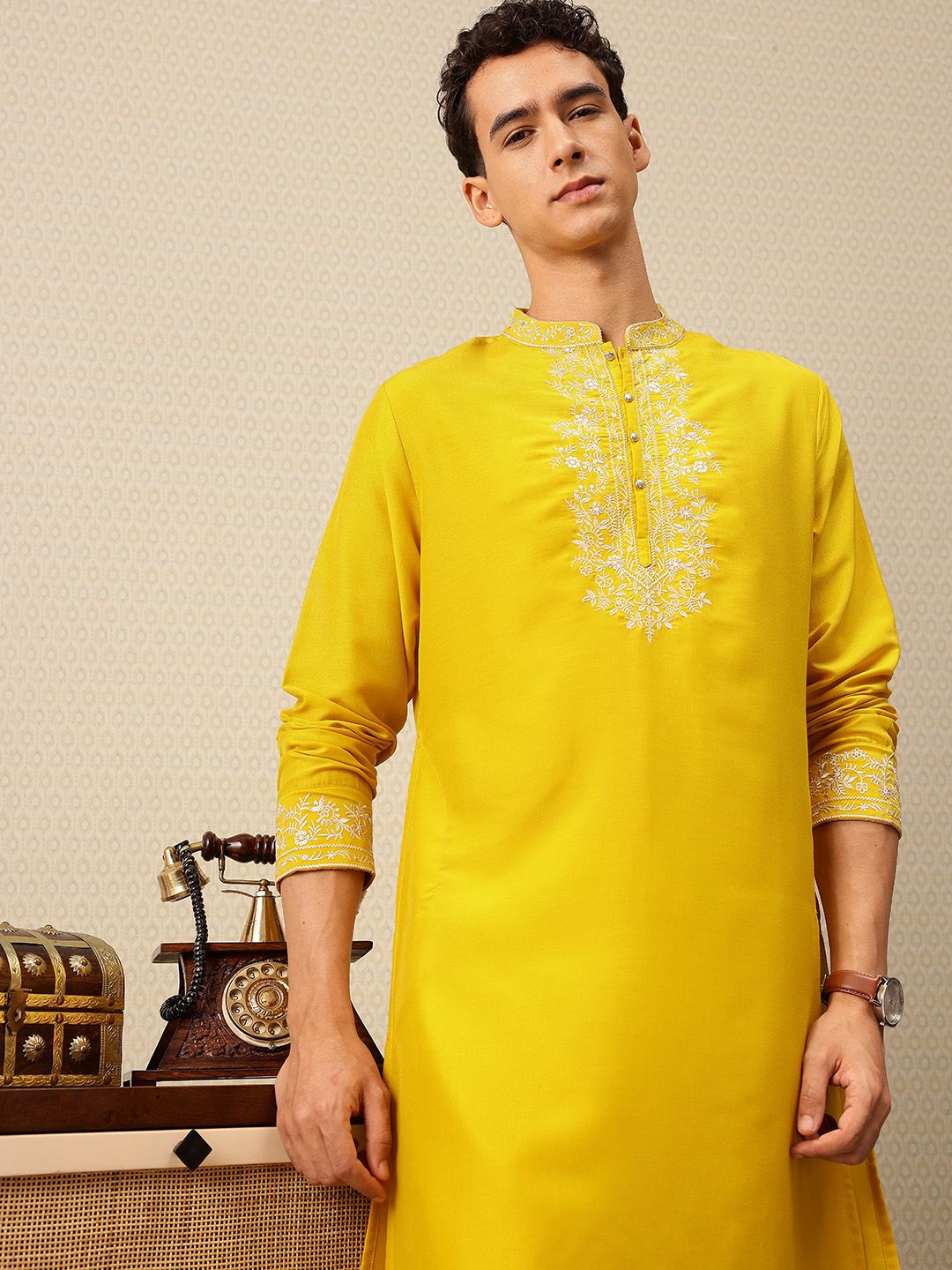 House of Pataudi Floral Embroidered Sequinned Detail Jashn Kurta