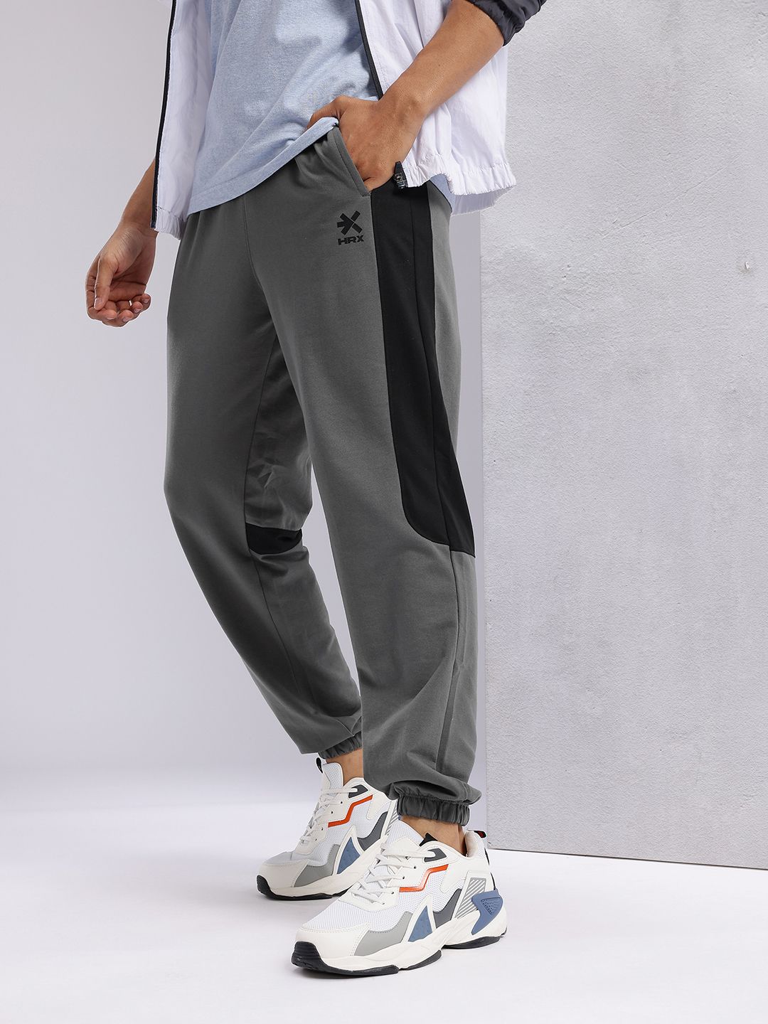 HRX by Hrithik Roshan Men Colourblocked Mid-Rise Lifestyle Joggers