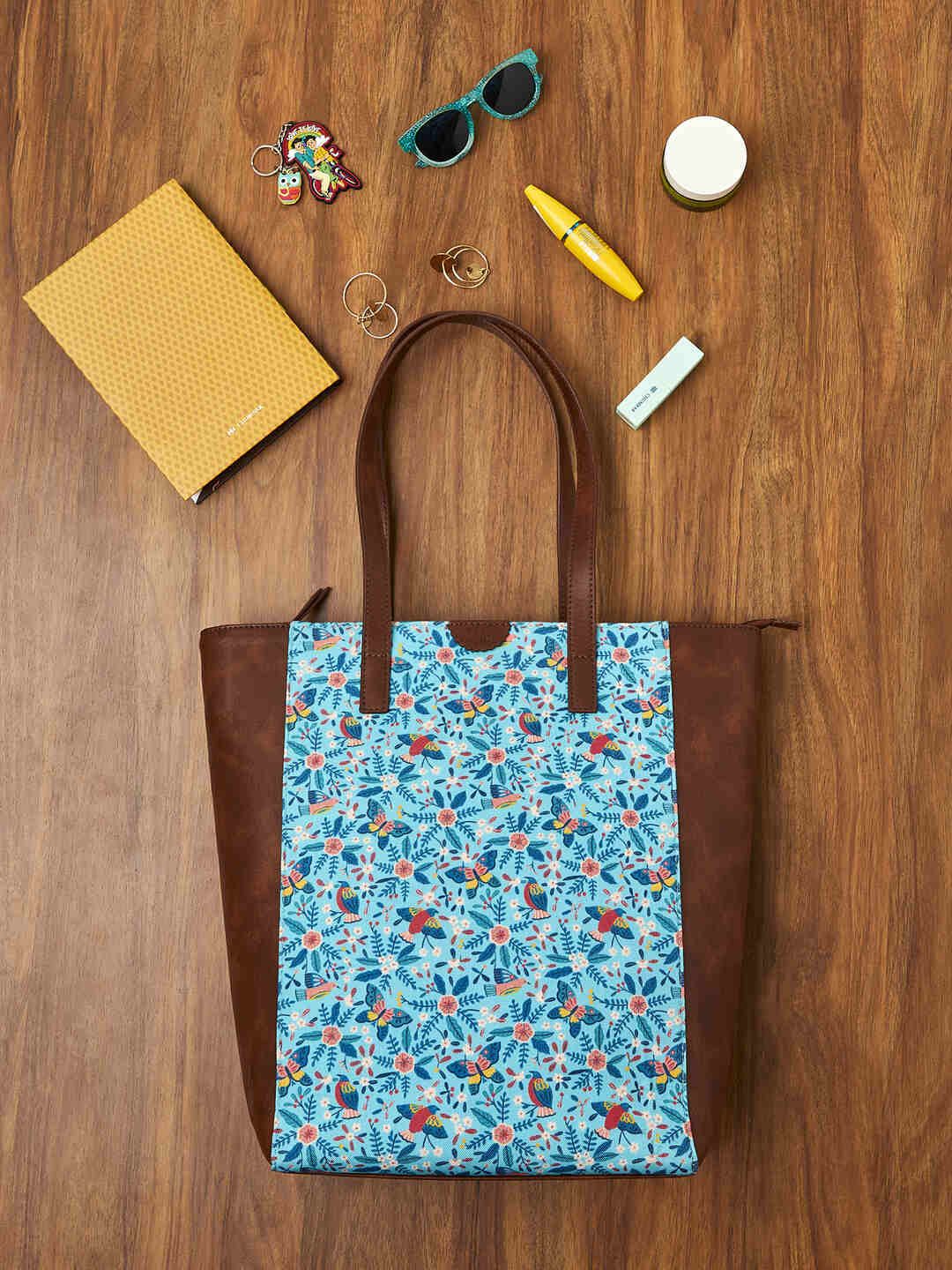 TEAL BY CHUMBAK Women Floral Printed Tote Bag