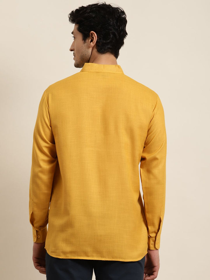 Anug by SOJANYA Men Mustard Yellow Mandarin Collar Short Kurta