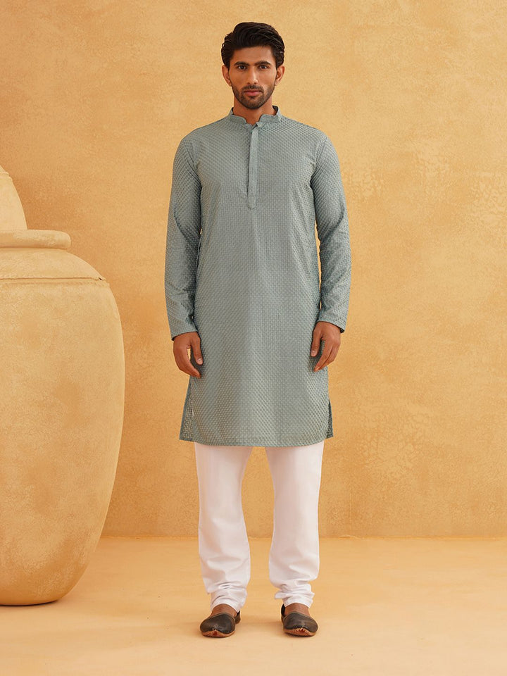 SOJANYA Checked Sulam Pure Cotton Kurta dengan Churidar
