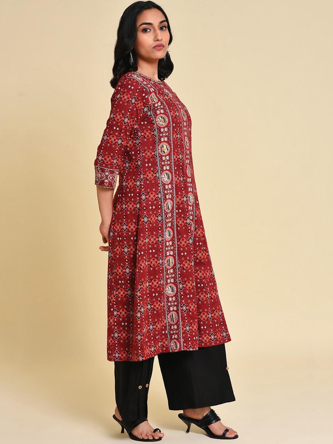 W Boat Neck Ethnic Motifs Printed Sequins Pure Cotton Straight Kurta