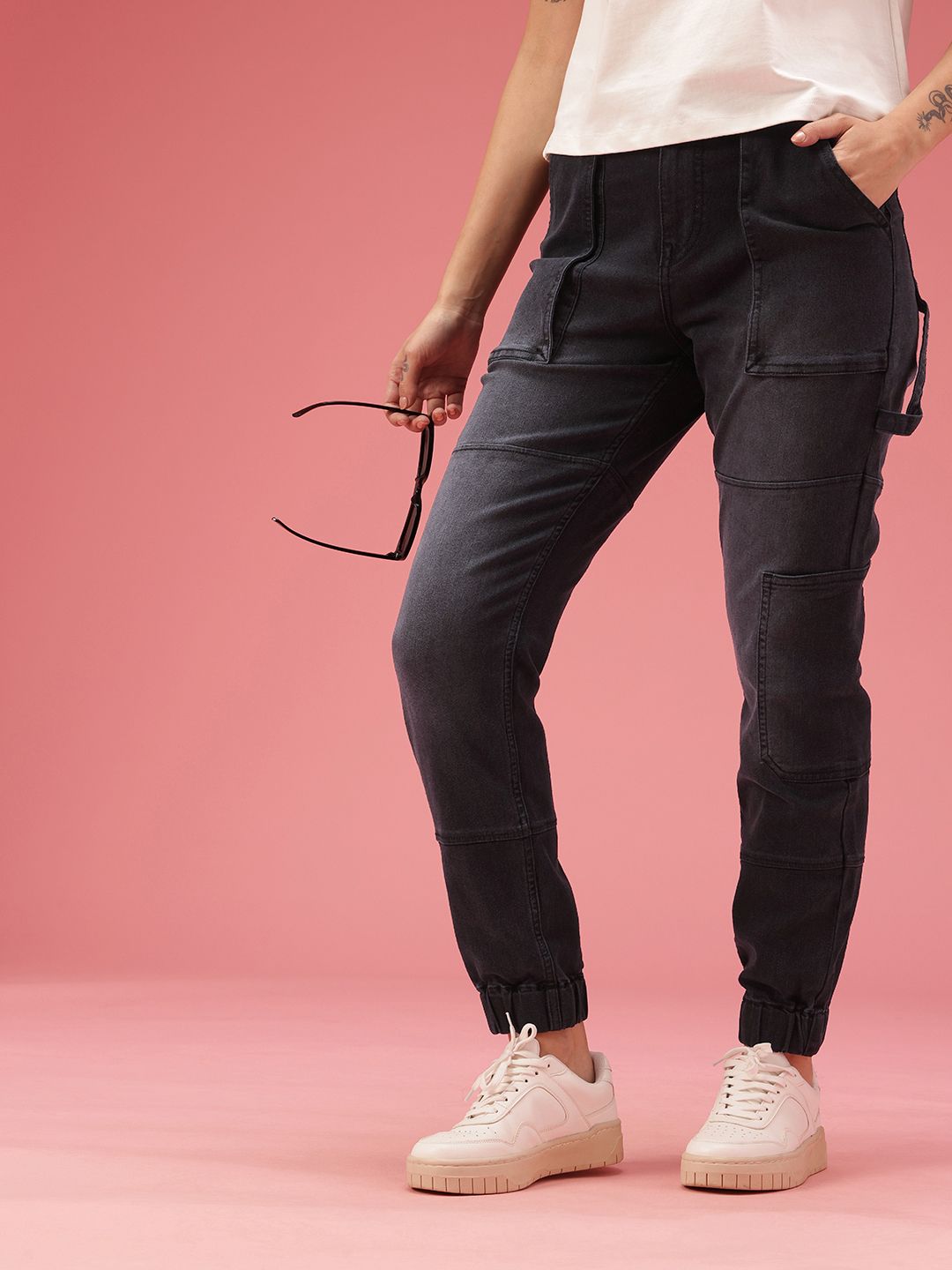 DressBerry Women Jogger Fit Light Fade Stretchable Jeans