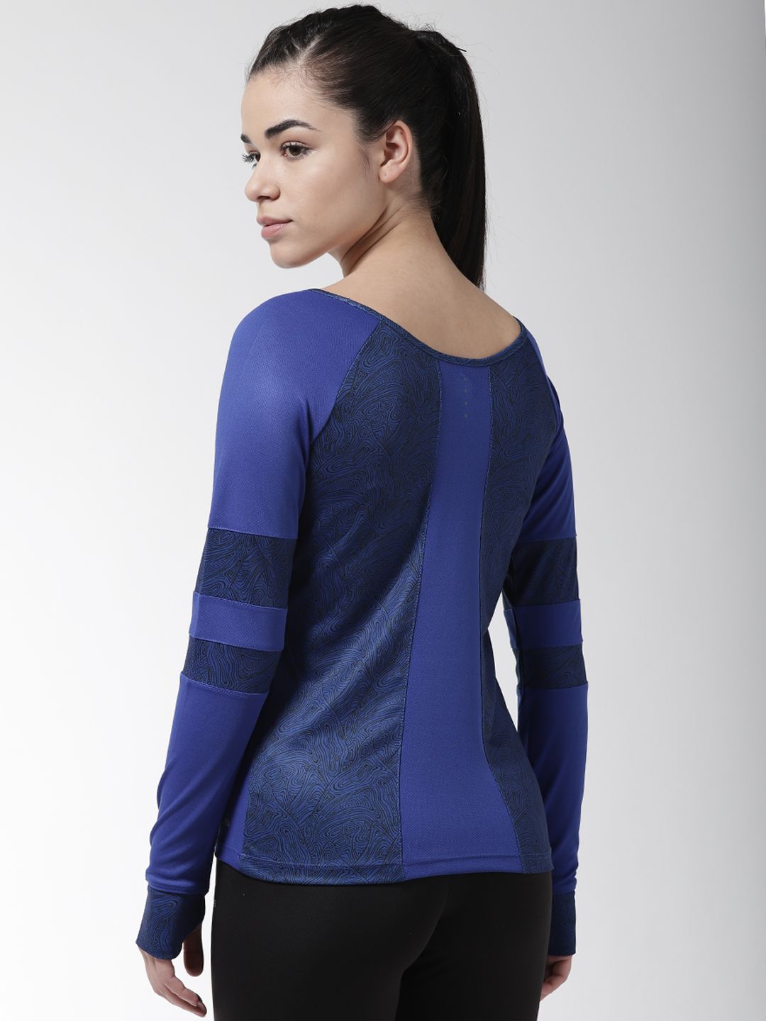 Alcis Women Blue & Black Printed Boat Neck Running T-shirt