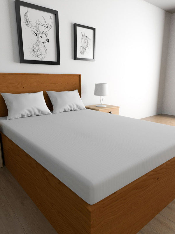 TEAL BY CHUMBAK Off White Striped Satin 210 TC Queen Bedsheet With 2 Pillow Covers