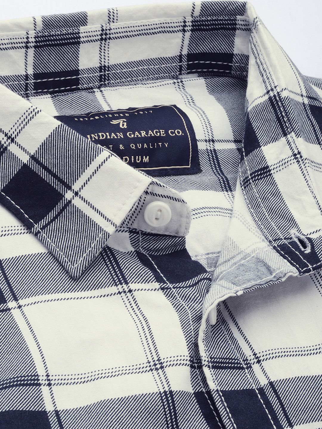 The Indian Garage Co Men Navy Blue & White Slim Fit Checked Casual Shirt
