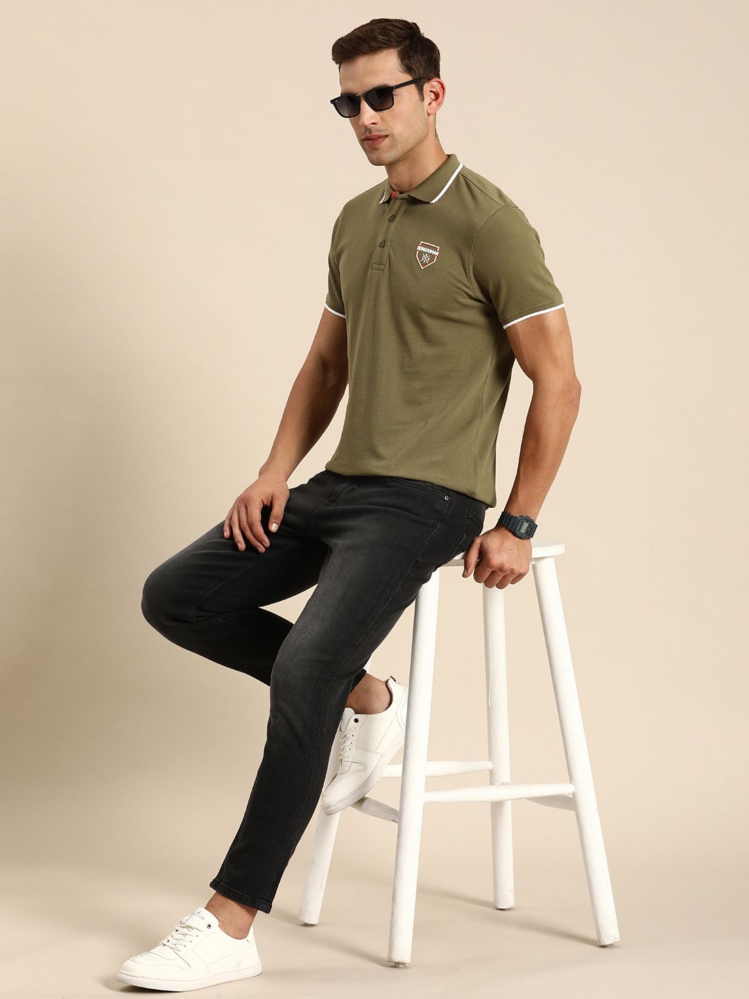 Menjadi T-Shirt Kasual Kolar Polo Kapas Manusia