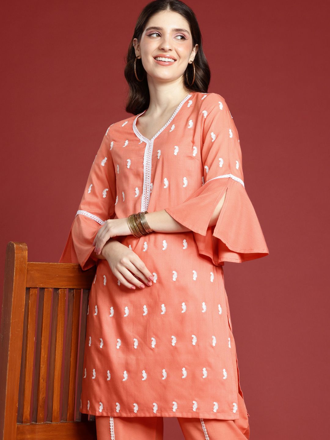 Anouk Ethnic Motifs Embroidered Kurta with Trousers