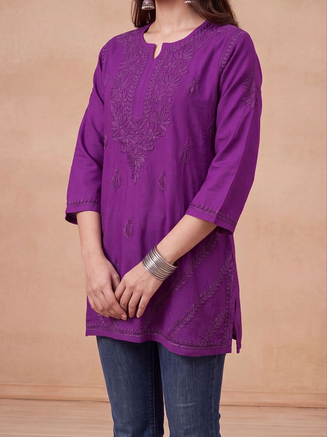 Rumah Wanita Chikankari Motif Etnik Bersulam Kurta Chikankari