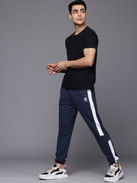 HRX by Hrithik Roshan Men Side Stripe Detail Mid-Rise Lifestyle Joggers