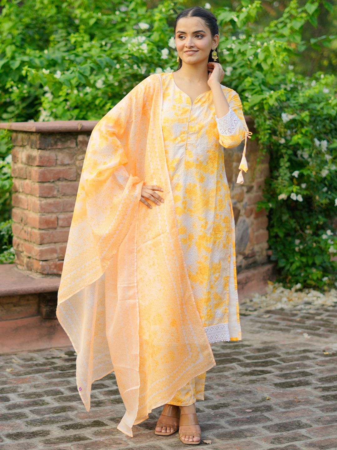 Libas Notched Neck Geometric Embroidered Straight Kurta with Palazzo & Dupatta