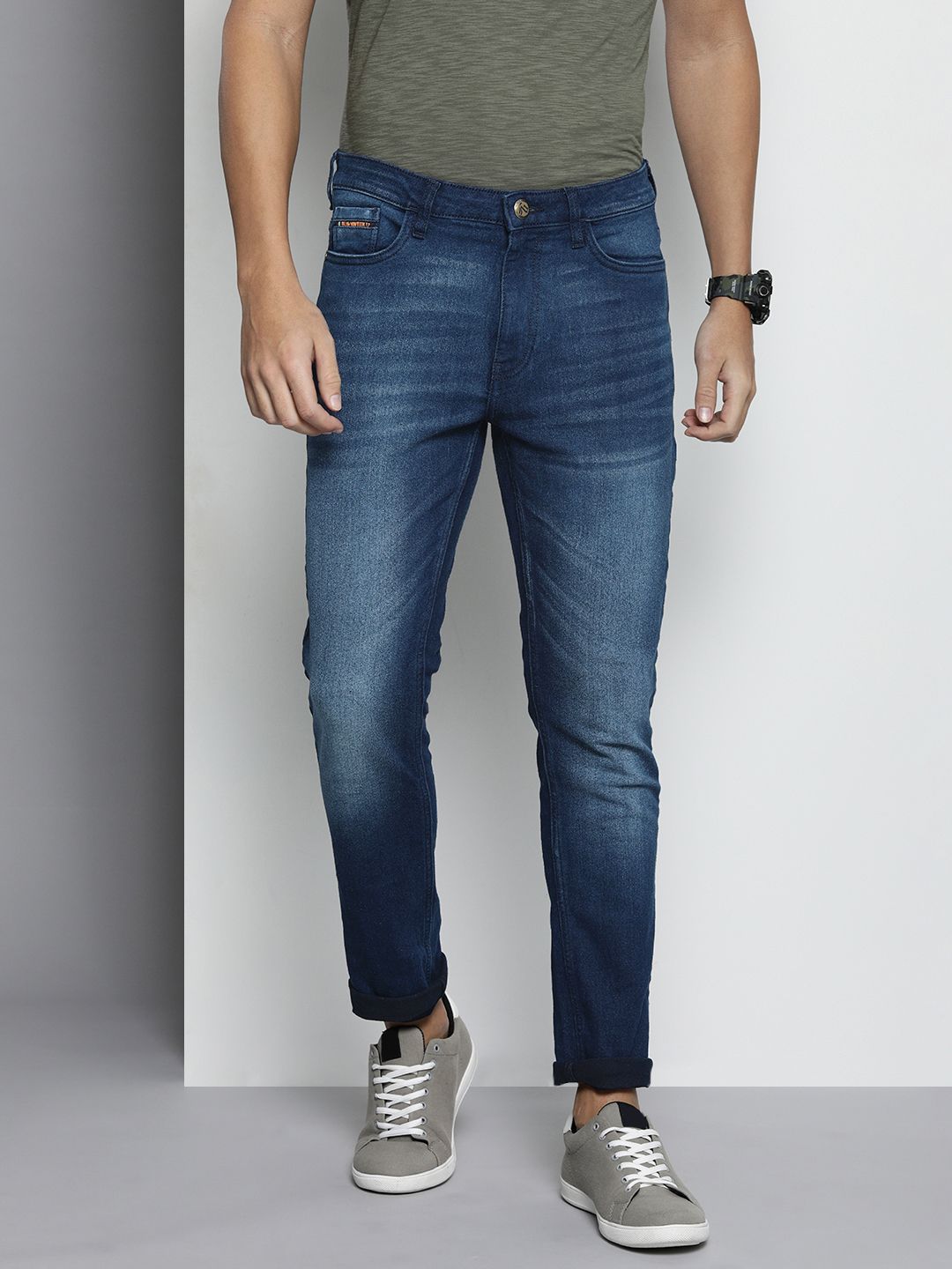 The Indian Garage Co Men Slim Fit Light Fade Stretchable Jeans