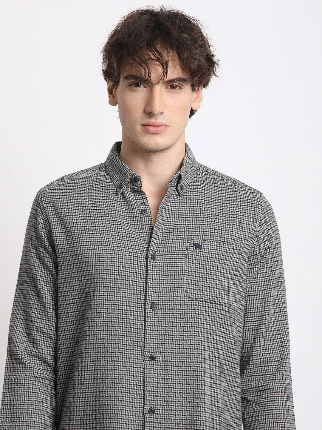 THE BEAR HOUSE Slim Fit Checked Spread Collar Long Sleeves Cotton Casual Shirt