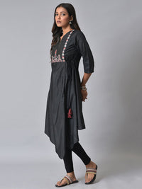 W Ethnic Motifs Yoke Design Thread Work A-Line Kurta
