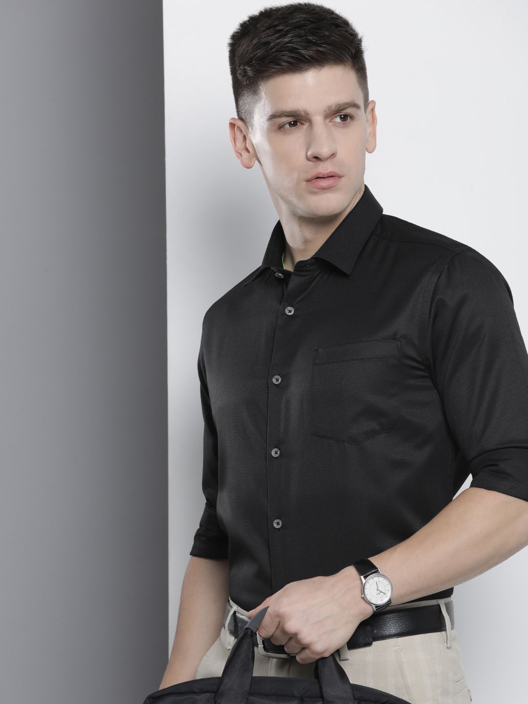 The Indian Garage Co. X Luxe Men Slim Fit Opaque Printed Formal Shirt