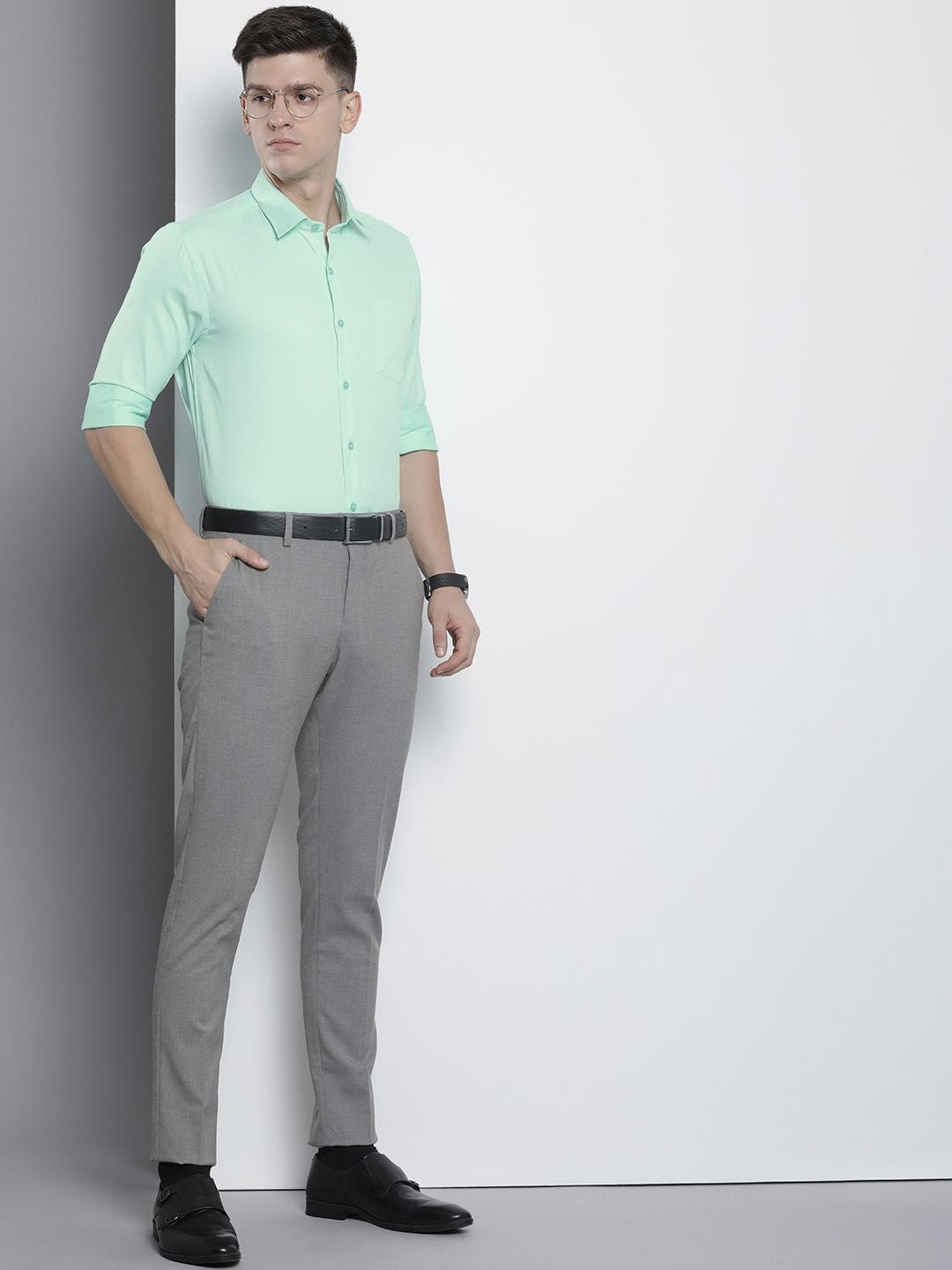 The Indian Garage Co. X Luxe Men Solid Slim Fit Opaque Formal Shirt
