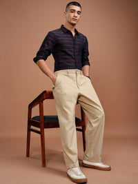 Highlander Men Navy Blue & Maroon Slim Fit bergaris baju kasual