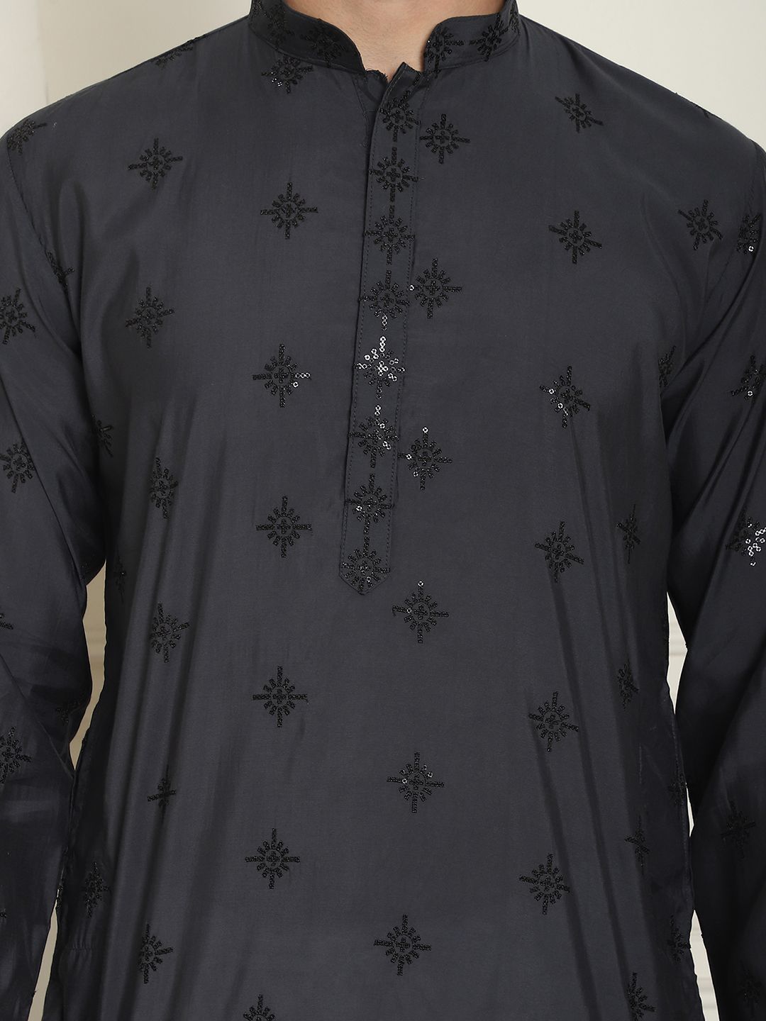 SOJANYA Kurta Lurus Sutera Sutera Bunga Bersulam Bunga Dengan Churidar