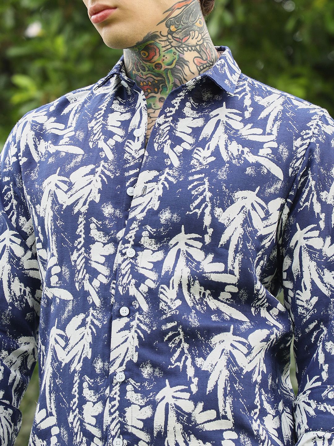 Campus Sutra Men Comfort Fit Floral Printed Spread Collar Cotton Casual Shirt