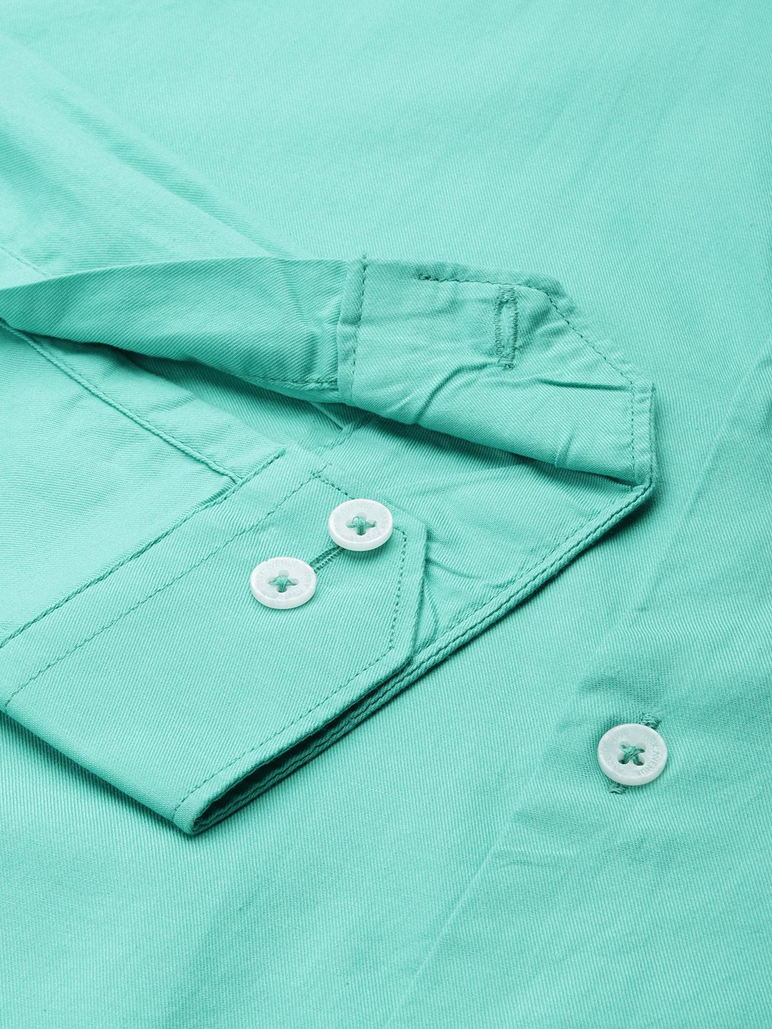 Park Avenue Pure Cotton Solid Slim Fit Casual Shirt