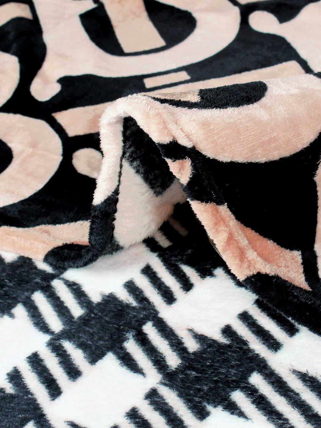 Story@home Beige & Black Geometric AC Room 300 GSM Double Bed Blanket