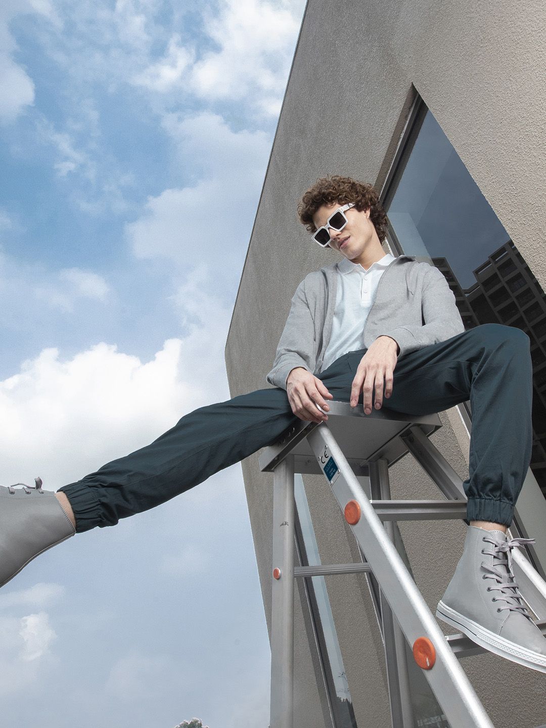 The Indian Garage Co Men Grey Slim Fit Solid Cargos Joggers