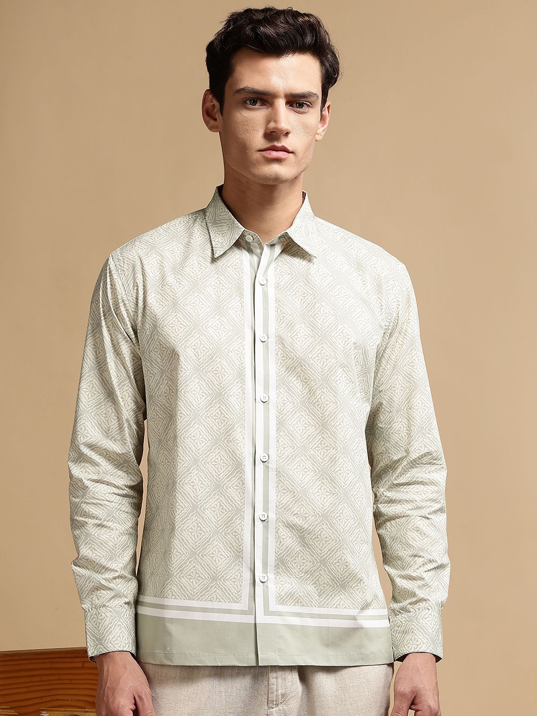 Baju Kasual Eszett Breezy Ethnic Motif Printed Spread Collar Cotton