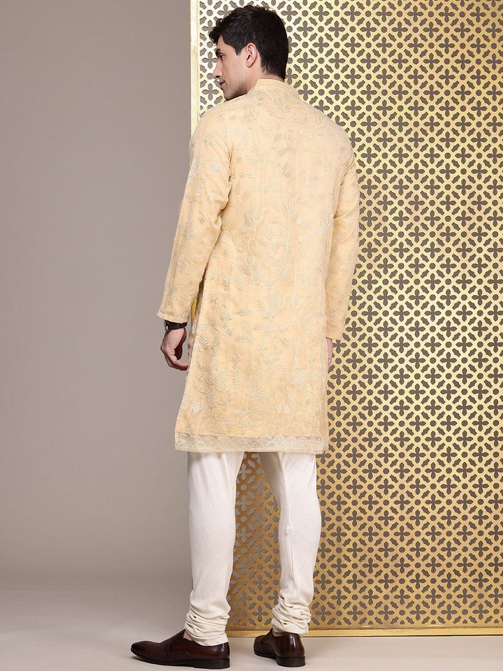 House of Pataudi Floral Embroidered Mandarin Collar Sequinned Jashn Kurta