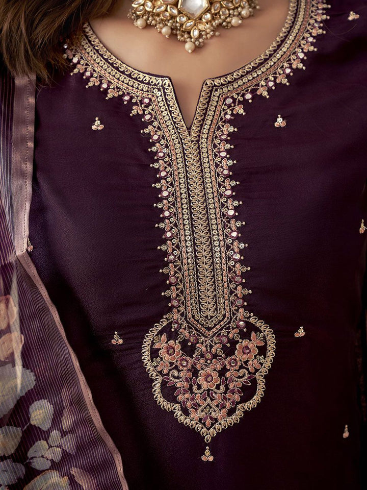 Anouk Violet Ethnic Motifs bersulam kurta lurus dengan seluar & dupatta