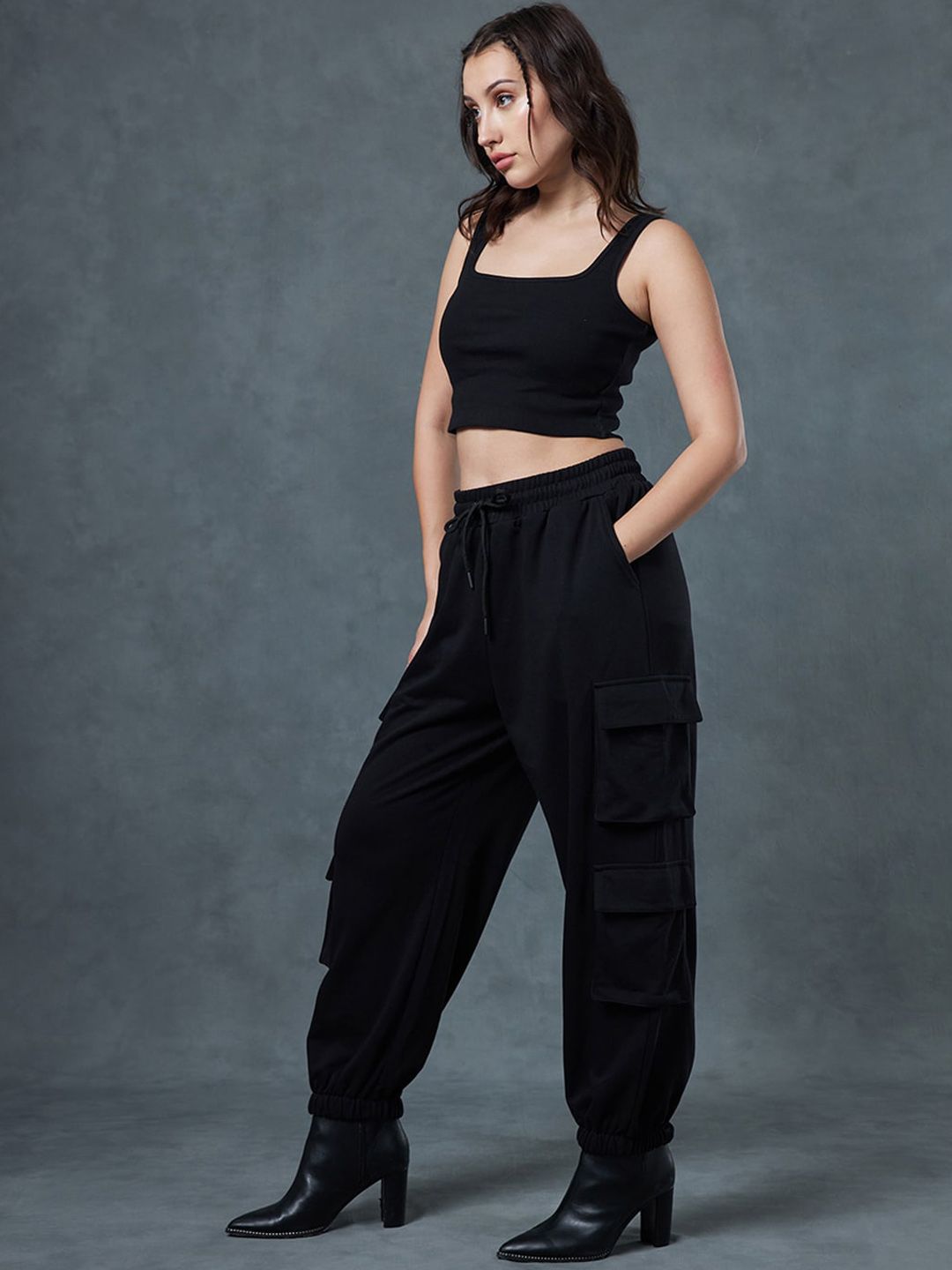 Bewakoof Square Neck Crop Top & Joggers
