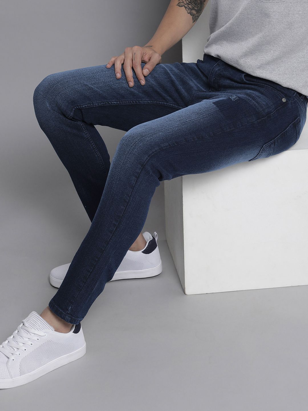 The Indian Garage Co Men Navy Blue Skinny Fit Light Fade Stretchable Jeans