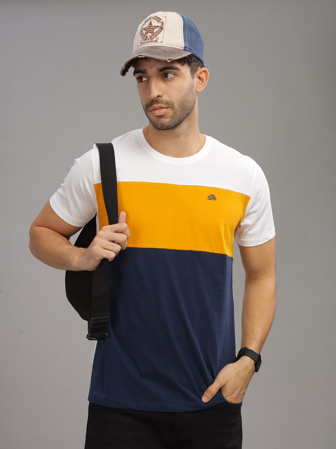 ADRO Colourblocked Regular Fit Cotton T-shirt